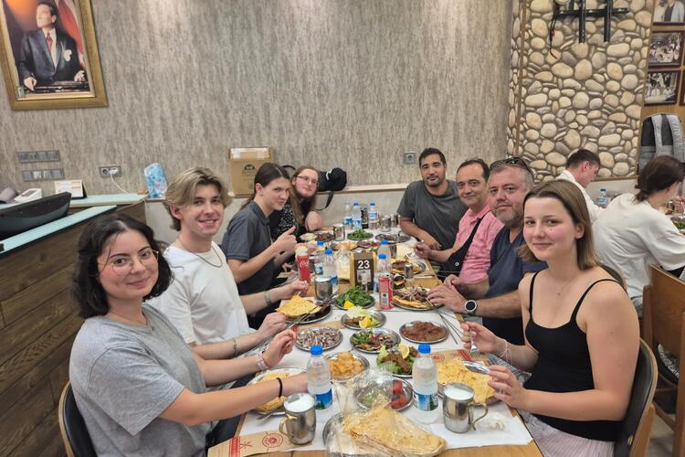 Gemeinsames erstes Abendessen